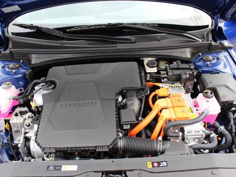 Used 2025 Hyundai Elantra SEL FWD image 22