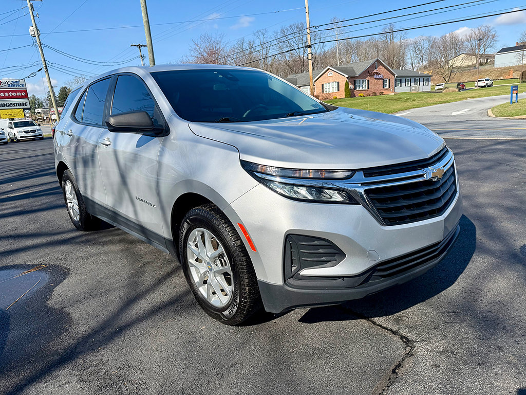 Used 2022 Chevrolet Equinox LS AWD/4WD image 3