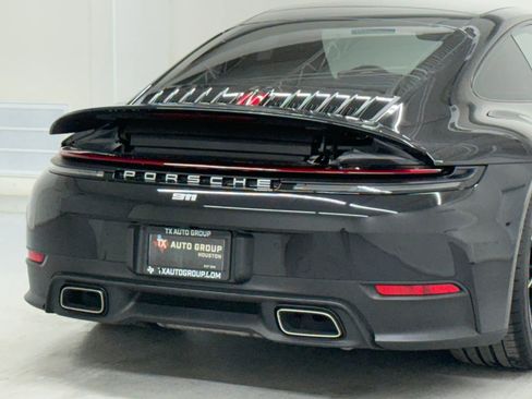 Used 2025 Porsche 911 Carrera RWD image 37
