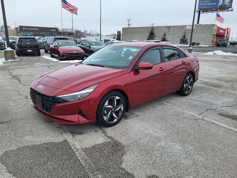 Used 2023 Hyundai Elantra SEL w/ Convenience Package image 1