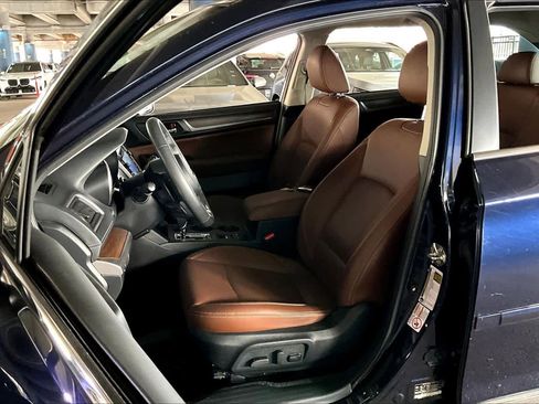 Used 2018 Subaru Outback 3.6R Touring image 8