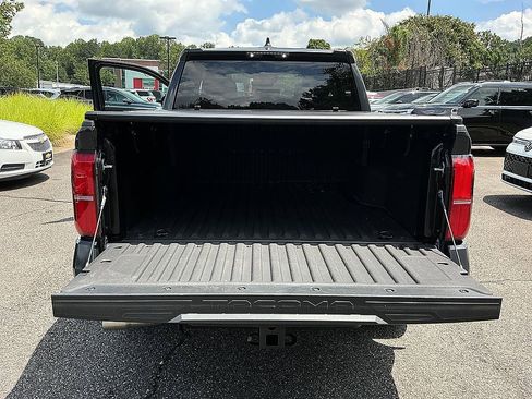 Used 2024 Toyota Tacoma SR5 AWD/4WD image 24