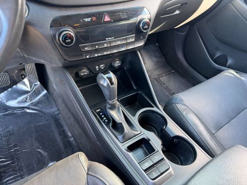 Used 2016 Hyundai Tucson Limited AWD/4WD image 17