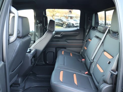 Used 2024 GMC Sierra 1500 AT4 w/ Technology Package image 26