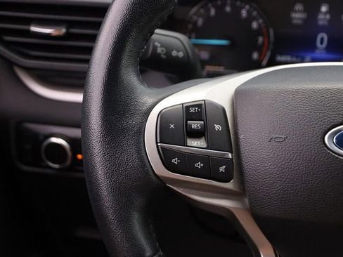 Used 2023 Ford Explorer XLT AWD/4WD image 13