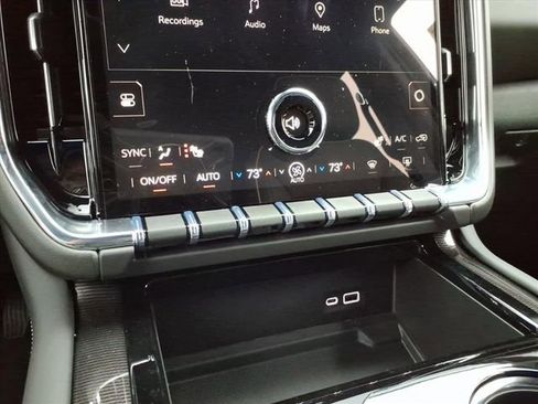 New 2026 GMC Yukon XL Elevation image 32