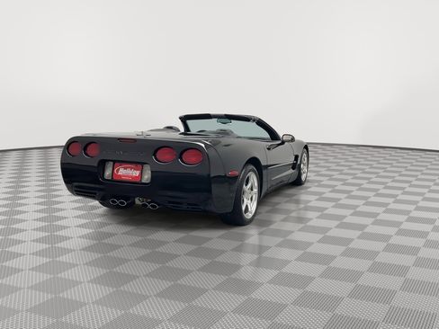 Used 2001 Chevrolet Corvette Convertible w/ Preferred Equipment Group2 image 29