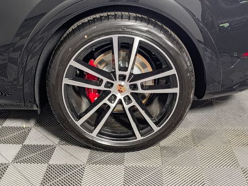 New 2026 Porsche Cayenne GTS AWD/4WD image 12