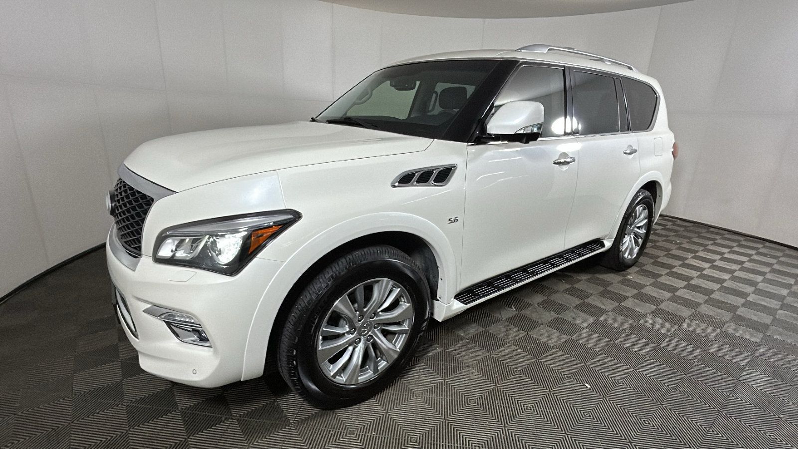 Used 2017 INFINITI QX80 4WD image 6