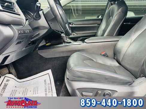 Used 2020 Toyota Camry XLE w/ Navigation Package image 38