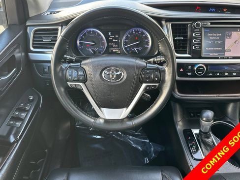 Used 2019 Toyota Highlander XLE image 15