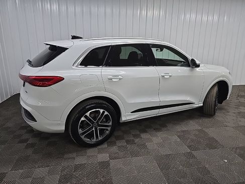 Used 2025 Audi Q5 Premium w/ Convenience Package AWD/4WD image 3
