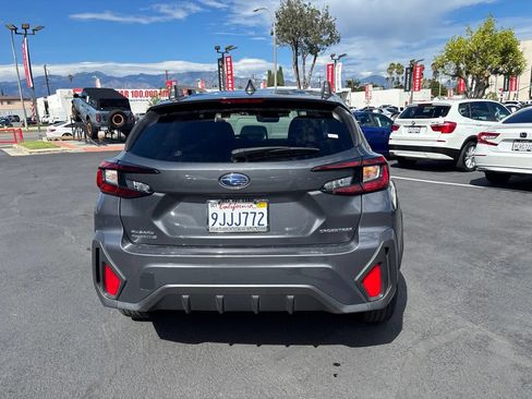 Used 2024 Subaru Crosstrek 2.0i Premium w/ Crosstrek Mirror Package AWD/4WD image 5