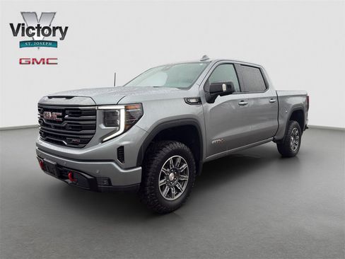 Used 2024 GMC Sierra 1500 AT4 w/ AT4 Preferred Package image 4
