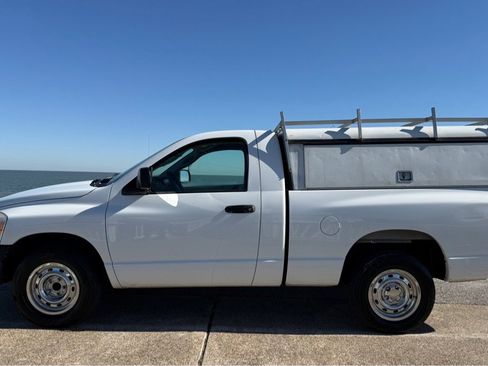 Used 2008 Dodge Ram 1500 Truck ST image 8