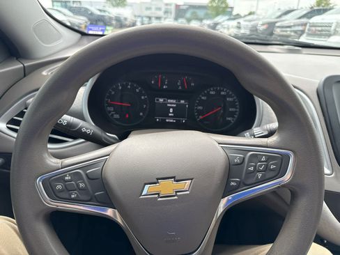 Used 2018 Chevrolet Malibu LS w/ LPO, Convenience Package 1 FWD image 11