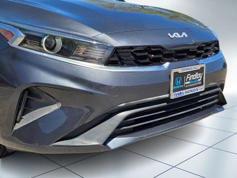 Used 2023 Kia Forte LXS image 2