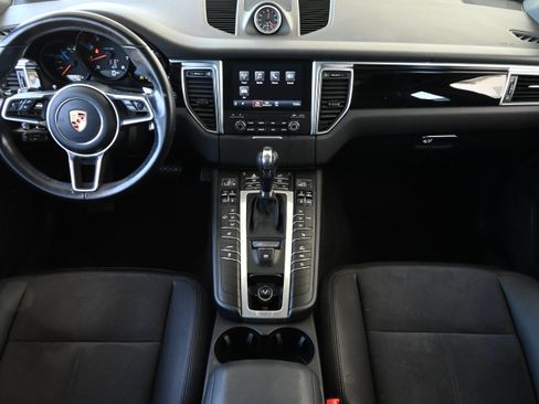 Used 2018 Porsche Macan AWD/4WD image 15
