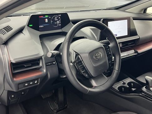 Used 2024 Toyota Prius Prime SE image 6