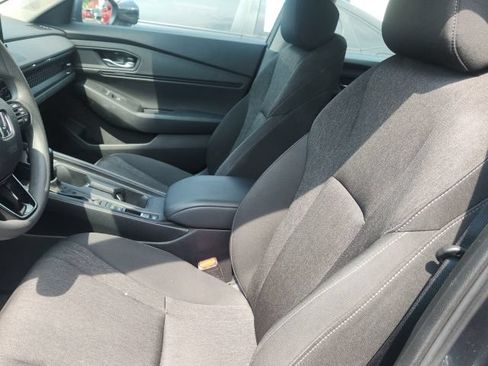 Used 2023 Honda Accord EX image 11