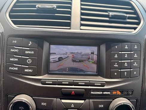 Used 2019 Ford Explorer XLT AWD/4WD image 34