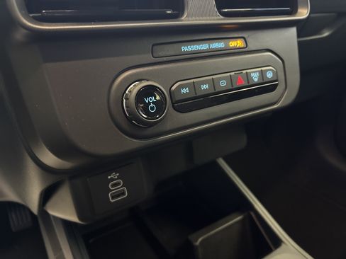 Used 2025 Ford Maverick XL w/ Equipment Group 102A image 19