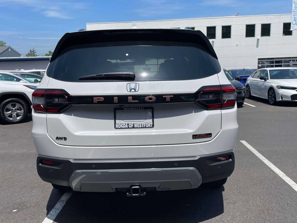 New 2026 Honda Pilot Sport image 6