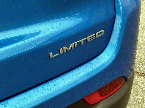 Used 2022 Jeep Compass Limited image 11