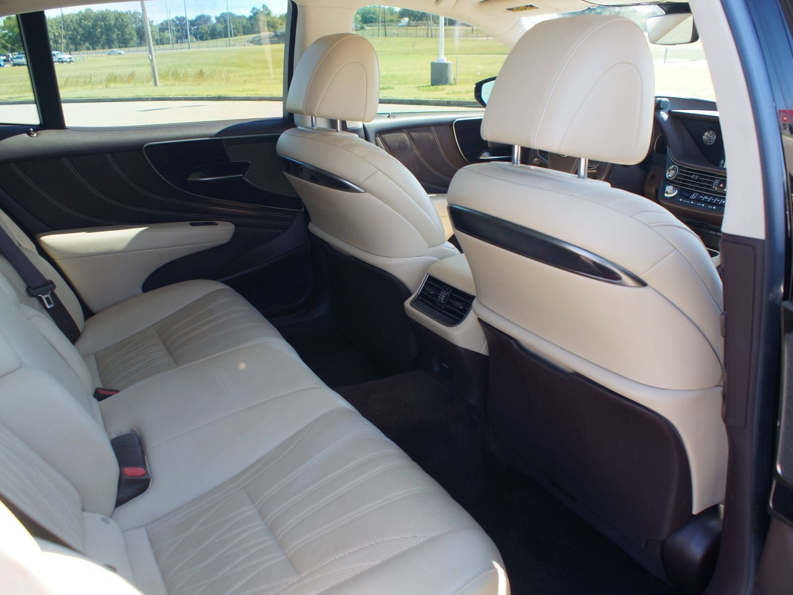 Used 2018 Lexus LS 500 w/ Interior Upgrade Package RWD image 22