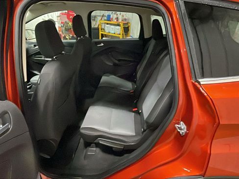 Used 2019 Ford Escape SE image 9