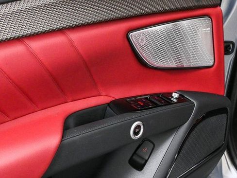 New 2025 Maserati Grecale Folgore image 5