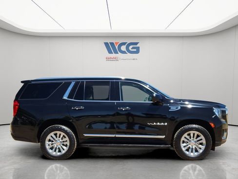 Used 2024 GMC Yukon SLT AWD/4WD image 3