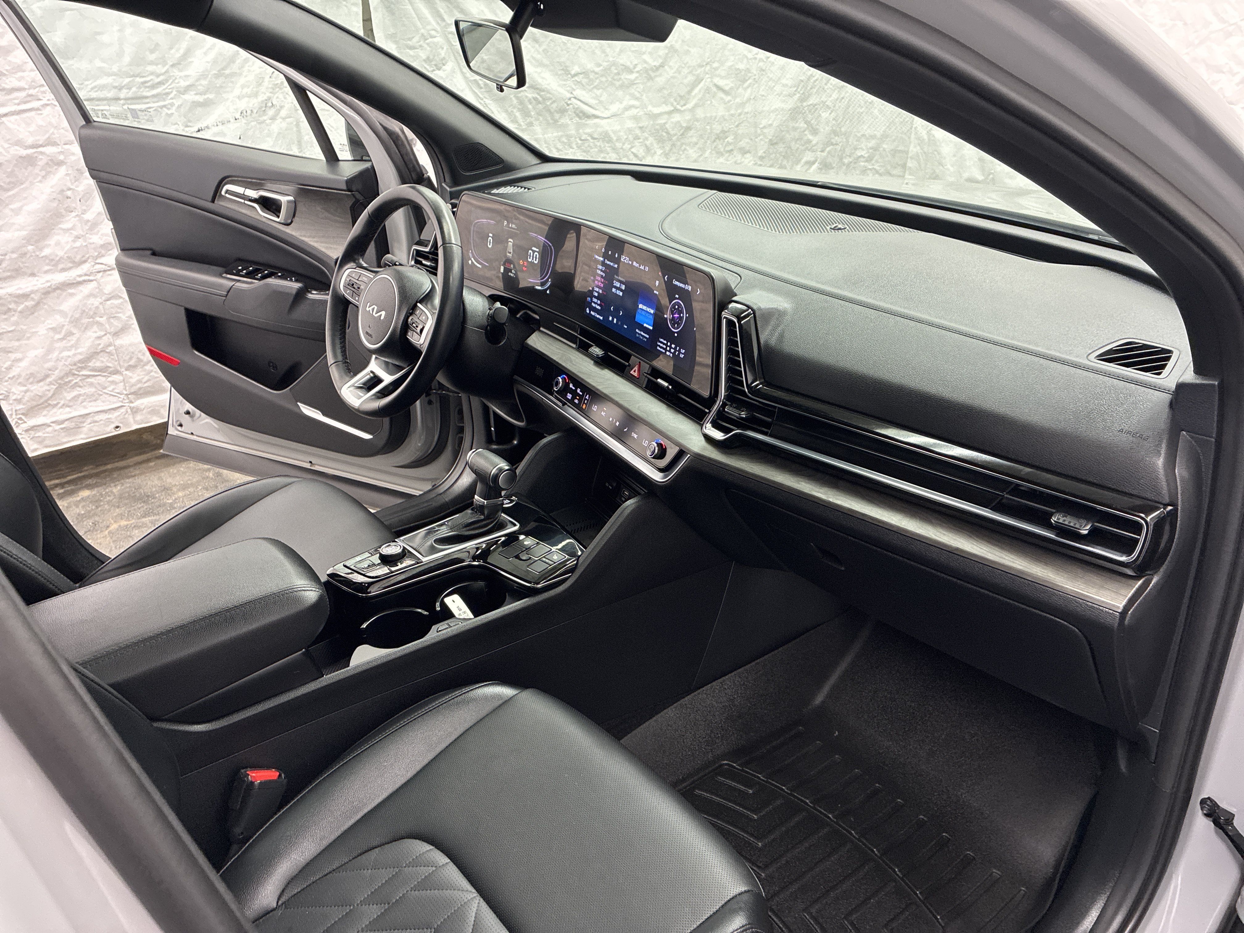 Certified 2025 Kia Sportage X-Line w/ Premium Package AWD/4WD image 15