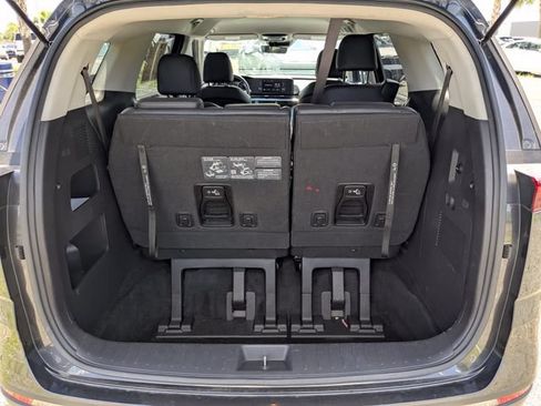 Certified 2024 Kia Carnival LX FWD image 14