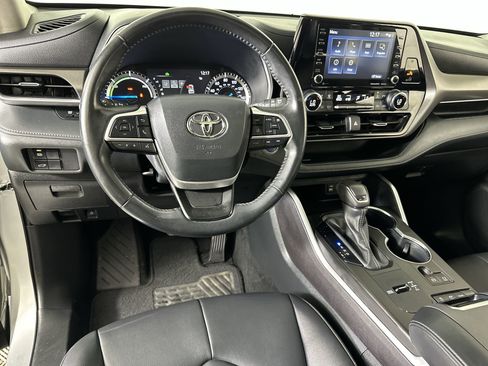 Used 2022 Toyota Highlander XLE image 57