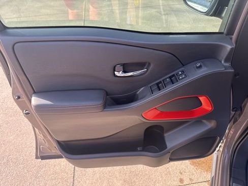 Used 2024 Nissan Frontier PRO-4X w/ Technology Package image 8