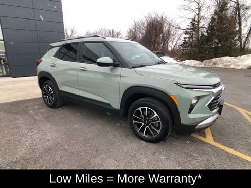 Used 2025 Chevrolet TrailBlazer LT w/ LT Cold Weather Package image 8