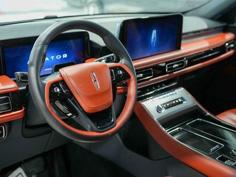 Used 2025 Lincoln Aviator Reserve w/ Jet Appearance Package image 29