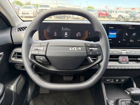 New 2026 Kia K4 FWD image 10