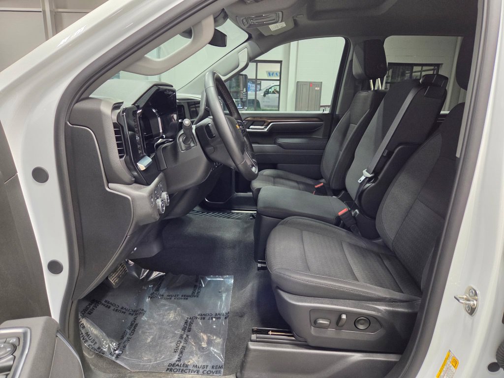 Used 2025 Chevrolet Silverado 2500 LT w/ Convenience Package AWD/4WD image 33