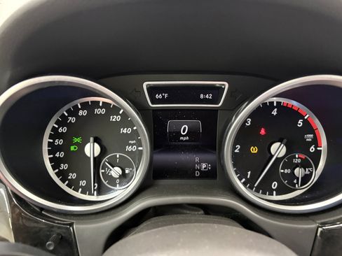 Used 2014 Mercedes-Benz ML 350 BlueTEC 4MATIC w/ Premium 1 Package image 37