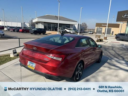 Used 2021 Hyundai Elantra Limited w/ Cargo Package image 9