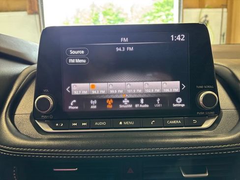 Used 2023 Nissan Rogue S AWD/4WD image 19