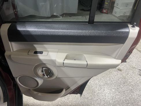 Used 2008 Jeep Commander Overland AWD/4WD image 25