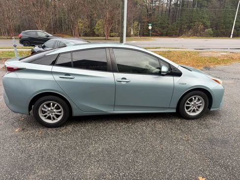Used 2017 Toyota Prius Two image 4