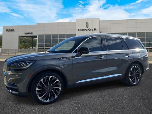 Certified 2023 Lincoln Aviator Reserve w/ Equipment Group 201A image 7