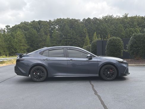 Used 2026 Toyota Camry SE FWD image 5