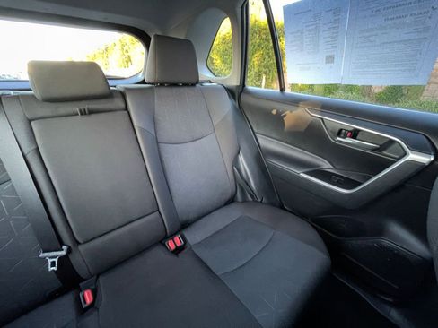Used 2025 Toyota RAV4 XLE image 37