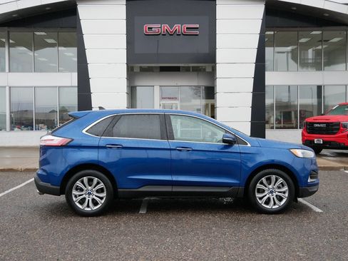 Used 2022 Ford Edge Titanium w/ Equipment Group 301A AWD/4WD image 2
