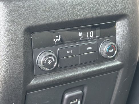 Used 2023 Chevrolet Traverse LS FWD image 22